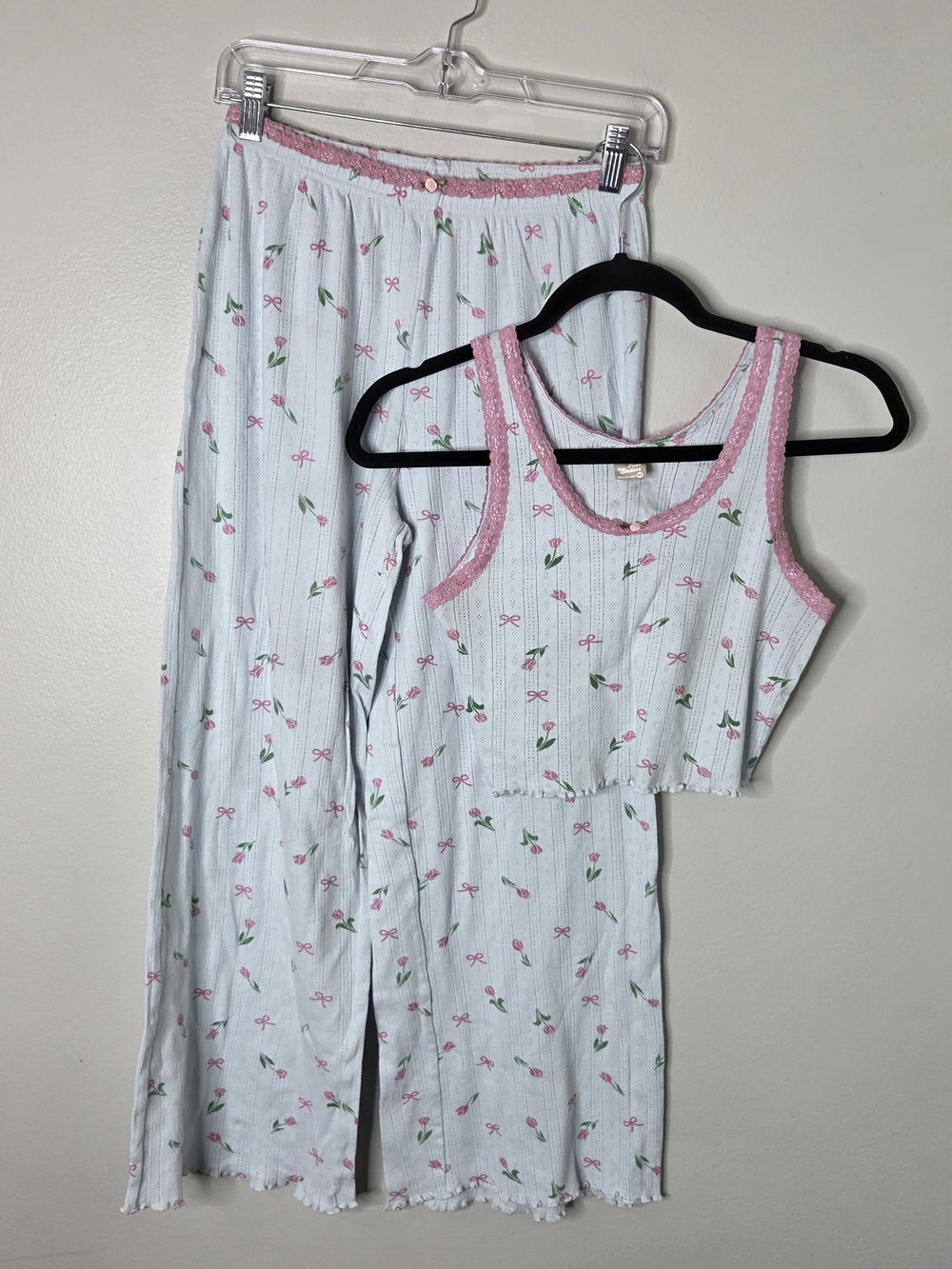 Messy Bun Just Chillin 2-Piece Ribbon & Tulip Print Pajama Pant Set